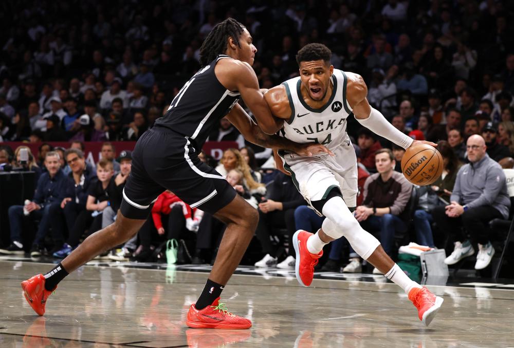 他的举动不 他的举动不