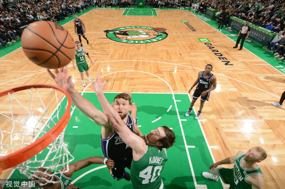 在万众瞩目 在万众瞩目